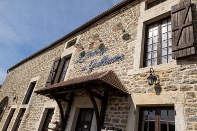 Extérieur - L’Auberge de Guillaume · Restaurant à Vandenesse-en-Auxois (21)