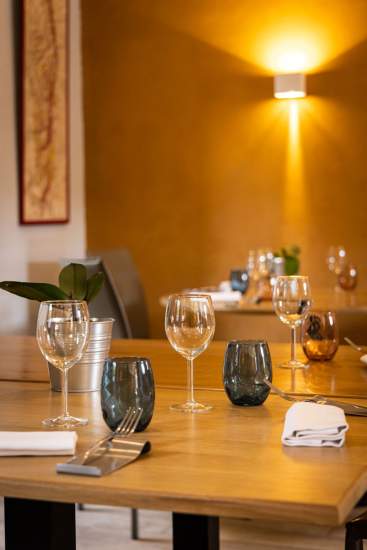 Table dressée Carte et Menus | L’Auberge de Guillaume · Restaurant de Guillaume Royer